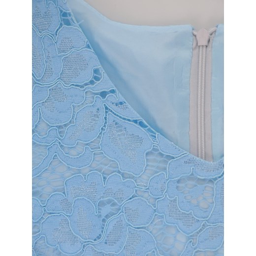 Elegancka sukienka z błękitnej koronki 16882, klasyczna kreacja wizytowa