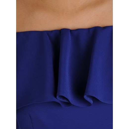 Niebieska sukienka Modbis z odkrytymi ramionami midi z dekoltem typu hiszpanka 