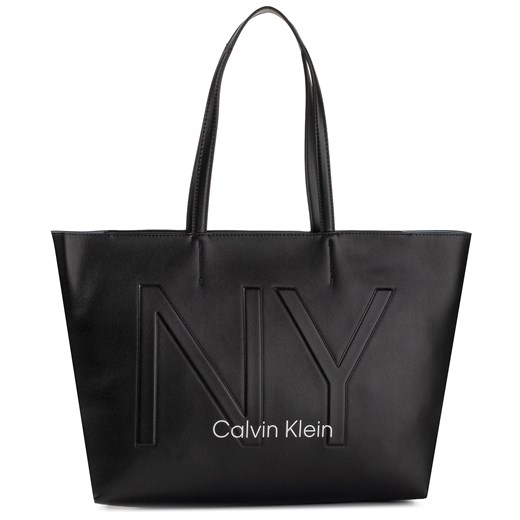 Shopper bag czarna Calvin Klein na ramię bez dodatków 