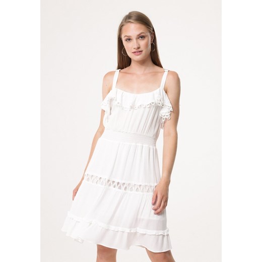Sukienka Born2be biała mini z okrągłym dekoltem z odkrytymi ramionami 