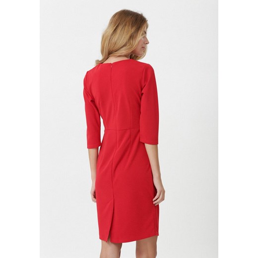 Sukienka czerwona Born2be z długimi rękawami kopertowa 