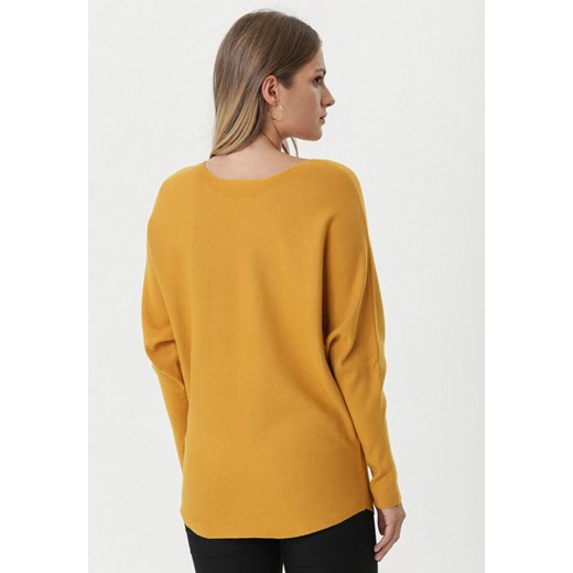 Sweter damski Born2be żółty w zwierzęcy wzór casual z okrągłym dekoltem 