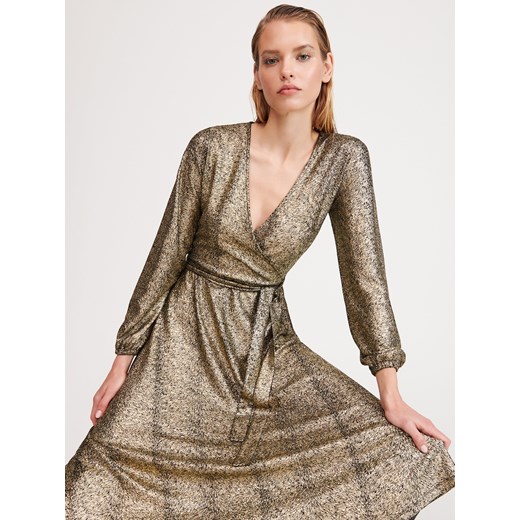 Reserved - Sukienka z błyszczącym wzorem - Złoty  Reserved M 