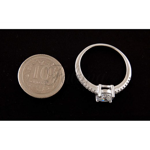 Pierścionek srebrny z cyrkoniami p0194 - 2,2g.