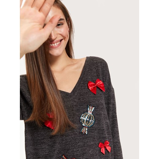 świąteczny sweter z ozdobną aplikacją  Top Secret 38 wyprzedaż  