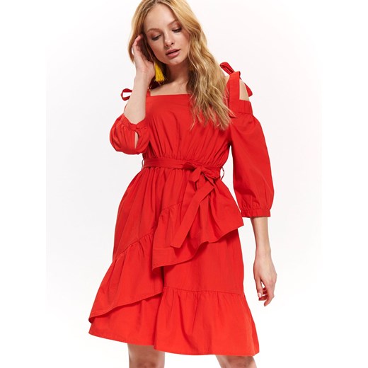 Sukienka czerwona Top Secret z odkrytymi ramionami 