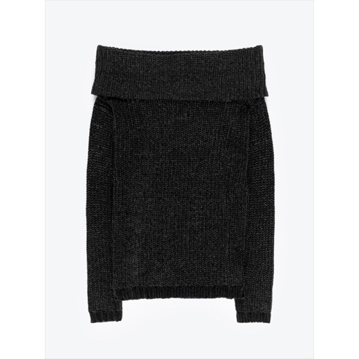 Sweter damski czarny Gate z dekoltem typu hiszpanka casual