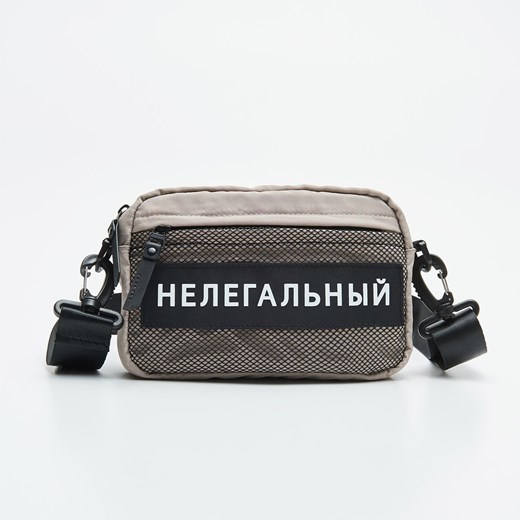 Cropp - Saszetka na ramię z napisem - Beżowy Cropp One Size