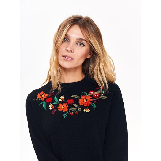 Dopasowany sweter z haftem Top Secret 42 promocja