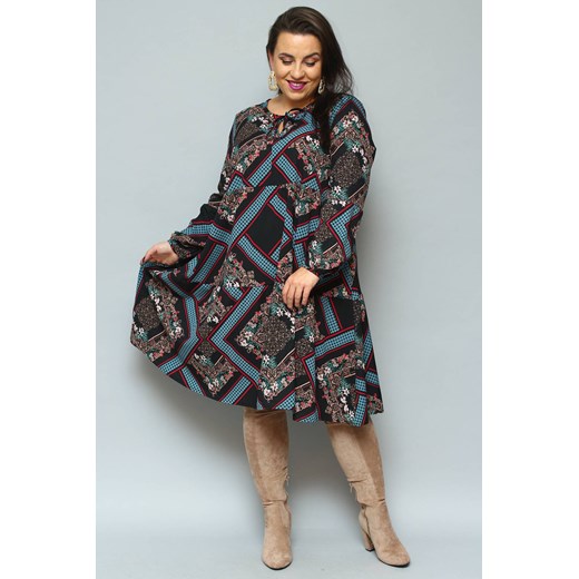 Sukienka NASTKA trapez boho paczwork czarna w kolorowy ornament plus size karko.pl