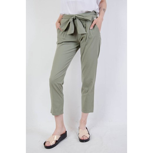Zielone materiałowe spodnie z wiązaniem w pasie