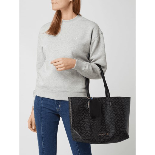 Shopper bag czarna Calvin Klein na ramię ze skóry ekologicznej mieszcząca a7 z nadrukiem elegancka 