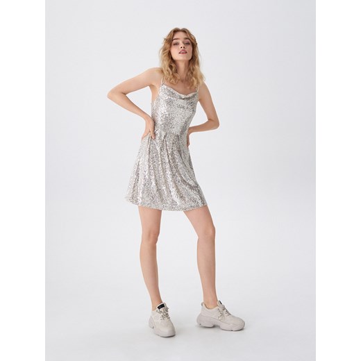 Sukienka House mini srebrna na ramiączkach z dekoltem woda 