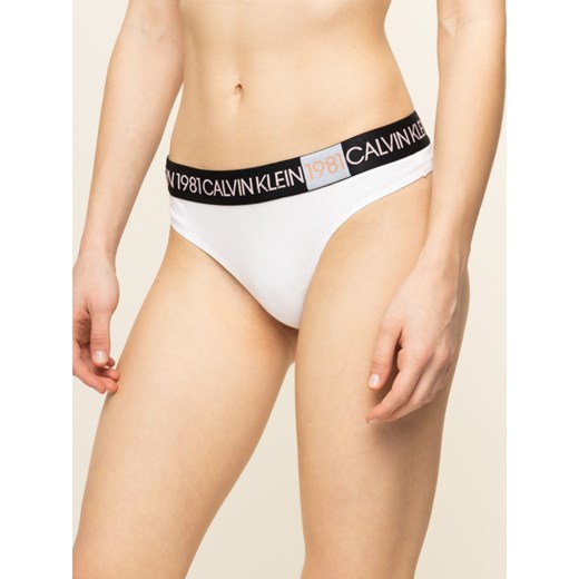 Majtki damskie białe Calvin Klein Underwear z napisami 