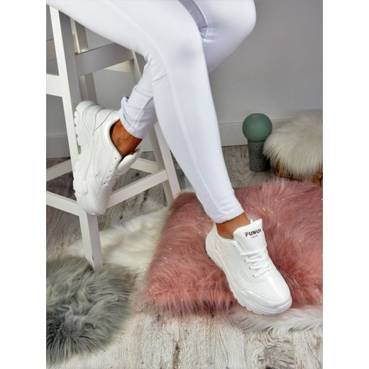 Buty sportowe damskie sneakersy białe na płaskiej podeszwie gładkie 