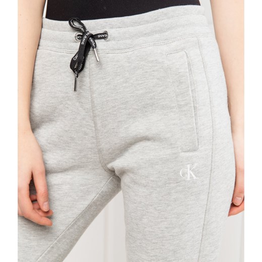 Calvin Klein Jeans Spodnie dresowe CK EMBROIDERY | Relaxed fit Calvin Klein  XS Gomez Fashion Store