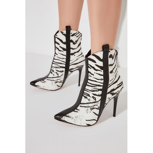 Trendyol White Zebra Patterned Women's Boots & Bootie