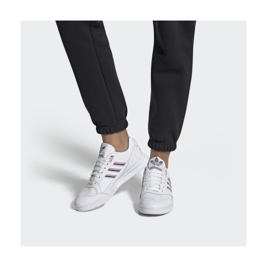 Buty sportowe damskie Adidas bez wzorów sznurowane na płaskiej podeszwie 