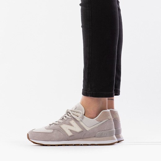 Buty sportowe damskie New Balance sznurowane na płaskiej podeszwie bez wzorów 