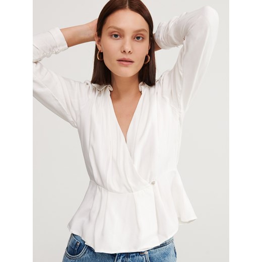 Biała bluzka damska Reserved z długim rękawem 