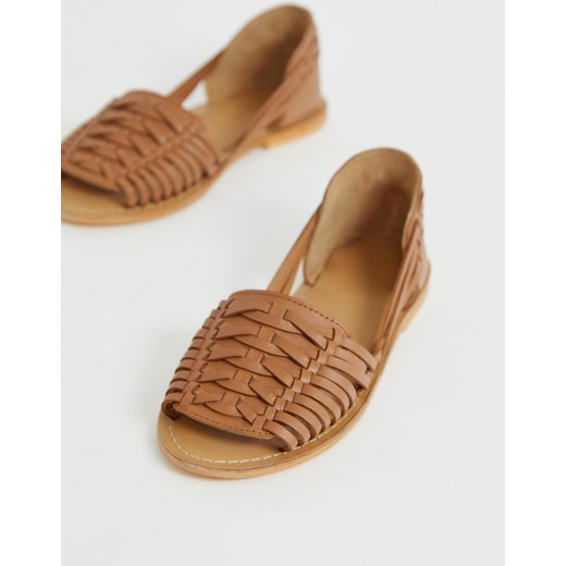 ASOS DESIGN – Fran – Plecione płaskie sandały ze skóry-Brązowy