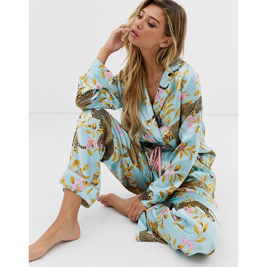 ASOS DESIGN – Satynowa piżama o tradycyjnym kroju z nadrukiem w rośliny i lamparty-Niebieski