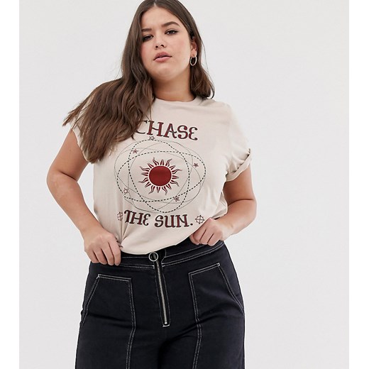 Daisy Street Plus –T-shirt o fasonie boyfriend z nadrukiem w motywie tarota-Beżowy