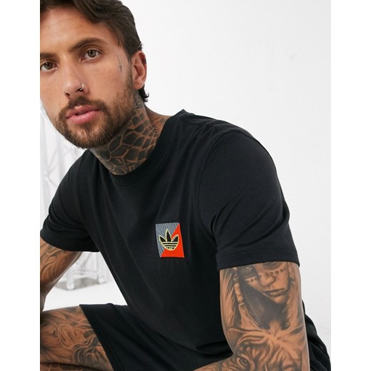T-shirt męski czarny Adidas Originals z krótkim rękawem w sportowym stylu 