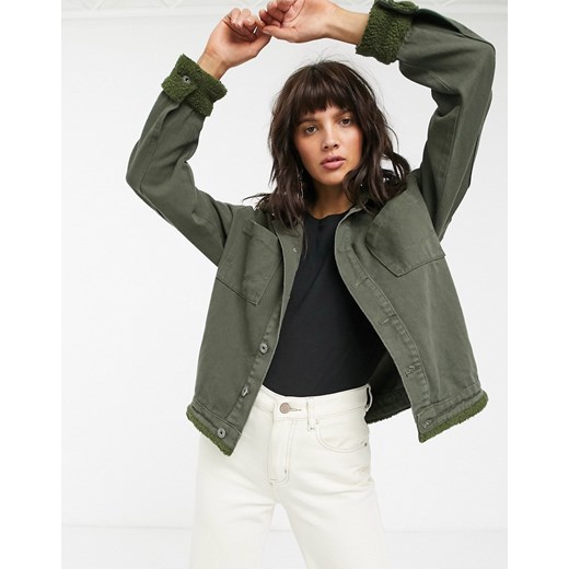 FAE – Jeansowa kurtka koszulowa z kołnierzem z imitacji owczej skóry w kolorze khaki-Zielony