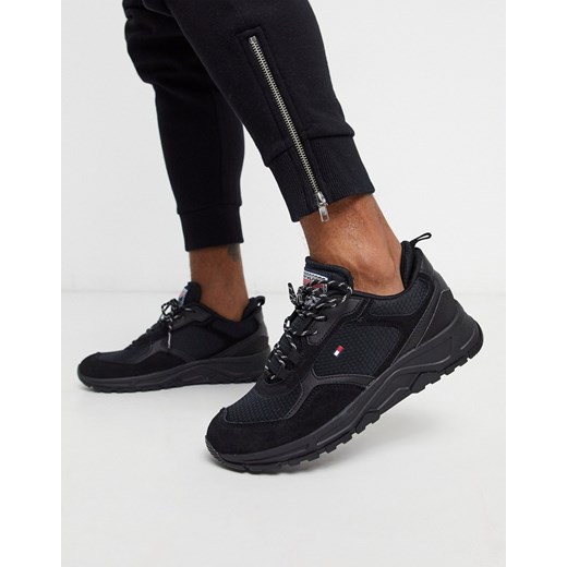 Tommy Hilfiger – Czarne sneakersy z połączenia różnych materiałów-Czarny