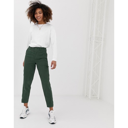 ASOS DESIGN – Spodnie bojówki w kolorze khaki z dopasowanymi nogawkami-Zielony