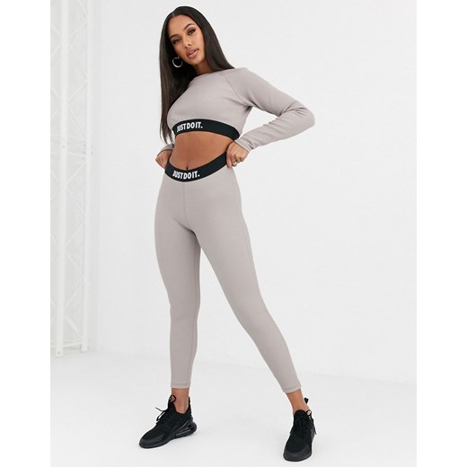 Nike – Szare prążkowane legginsy z wysokim stanem i napisem "Just Do It"-Szary