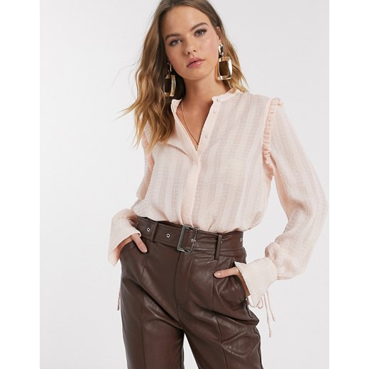 Vero Moda – Jasnoróżowa teksturowana bluzka z ozdobnymi mankietami-Różowy