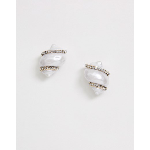 ASOS DESIGN – Kolczyki w kształcie muszli z materiału imitującego perłę słodkowodną otoczone kryształkami-Różowy