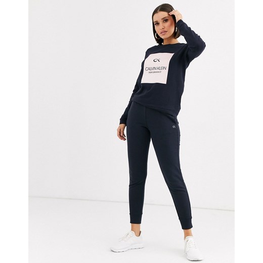 Calvin Klein Performance – Granatowe spodnie dresowe z logo-Granatowy
