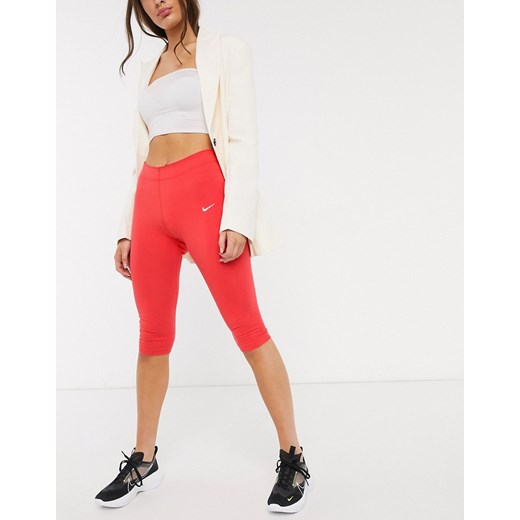 Nike – Czerwone legginsy capri z małym logo Swoosh-Czerwony