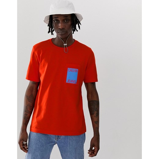 Calvin Klein Jans - T-shirt z kieszonką z logo-Pomarańczowy  Calvin Klein XXL promocyjna cena Asos Poland 