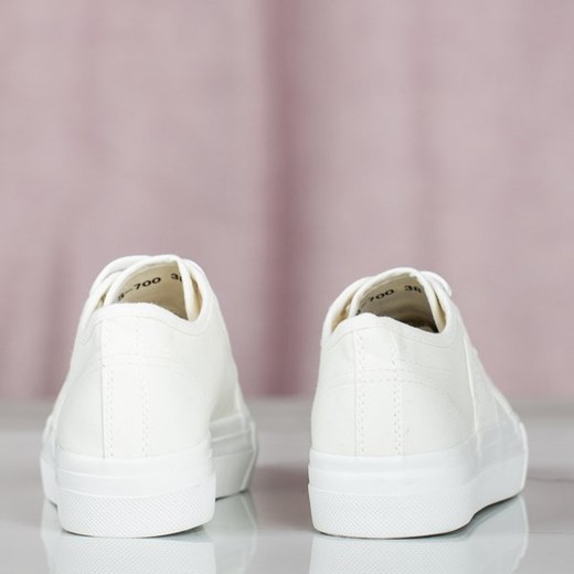 Białe sneakersy damskie Royalfashion.pl sznurowane 