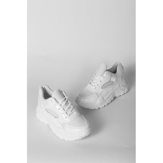 Sneakersy damskie sportowe białe bez wzorów na platformie sznurowane 