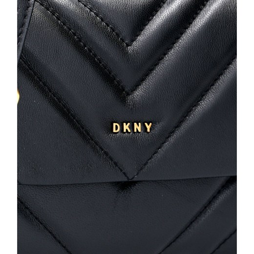 Listonoszka DKNY pikowana elegancka bez dodatków średnia 