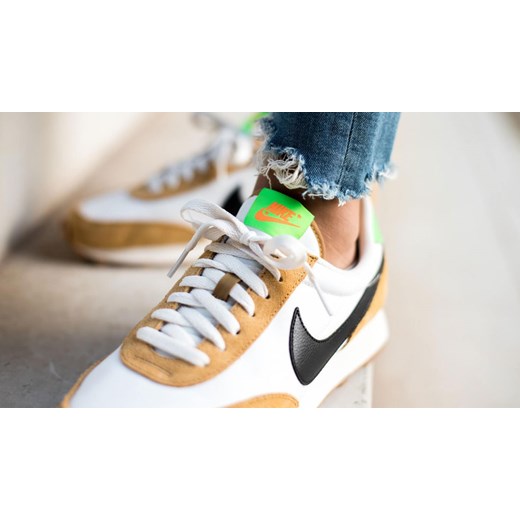 Buty sportowe damskie Nike wiązane wiosenne wielokolorowe 