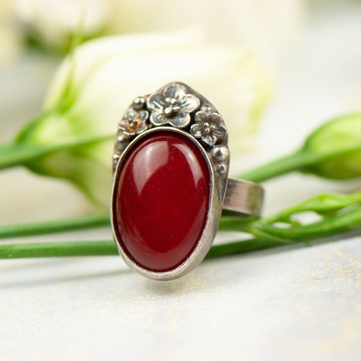 Srebrny pierścionek z czerwonym jadeitem Carmen a851  Artseko  