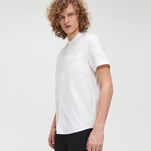 Koszula męska Cropp biała z krótkim rękawem bez wzorów casual ze stójką bawełniana 