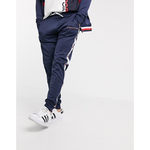 Tommy Hilfiger – Spodnie dresowe z lampasami i ściągaczami-Granatowy