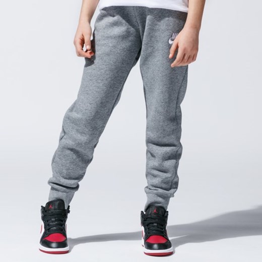 Spodnie chłopięce Nike bez wzorów 