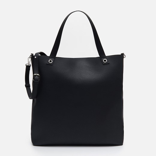 Czarna shopper bag Cropp mieszcząca a8 na ramię elegancka bez dodatków
