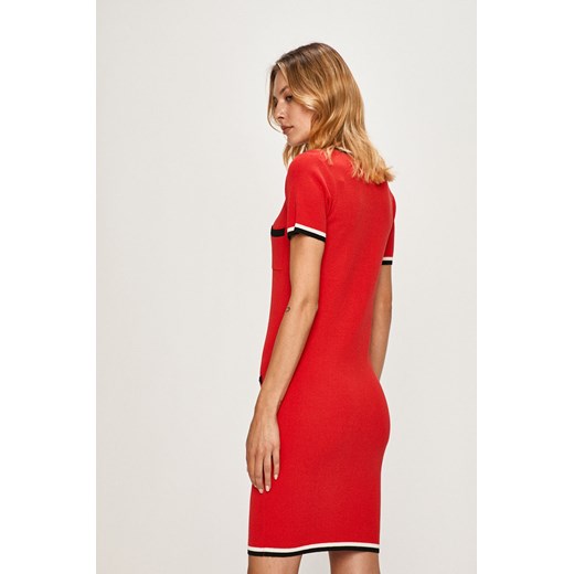 Sukienka Morgan czerwona w serek mini dopasowana casualowa 
