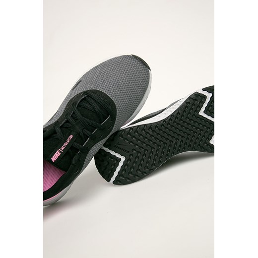 Buty sportowe damskie Nike revolution szare płaskie bez wzorów ze skóry ekologicznej 