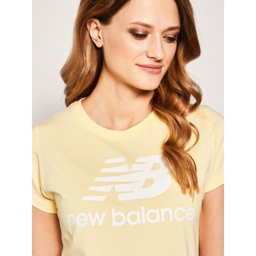 Bluzka damska żółta New Balance z okrągłym dekoltem z napisami 