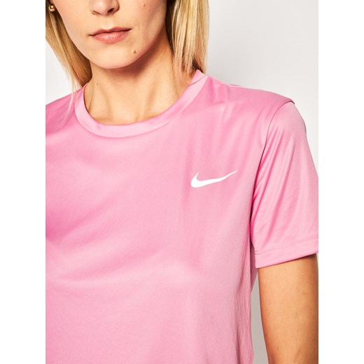 Bluzka damska różowa Nike z okrągłym dekoltem 